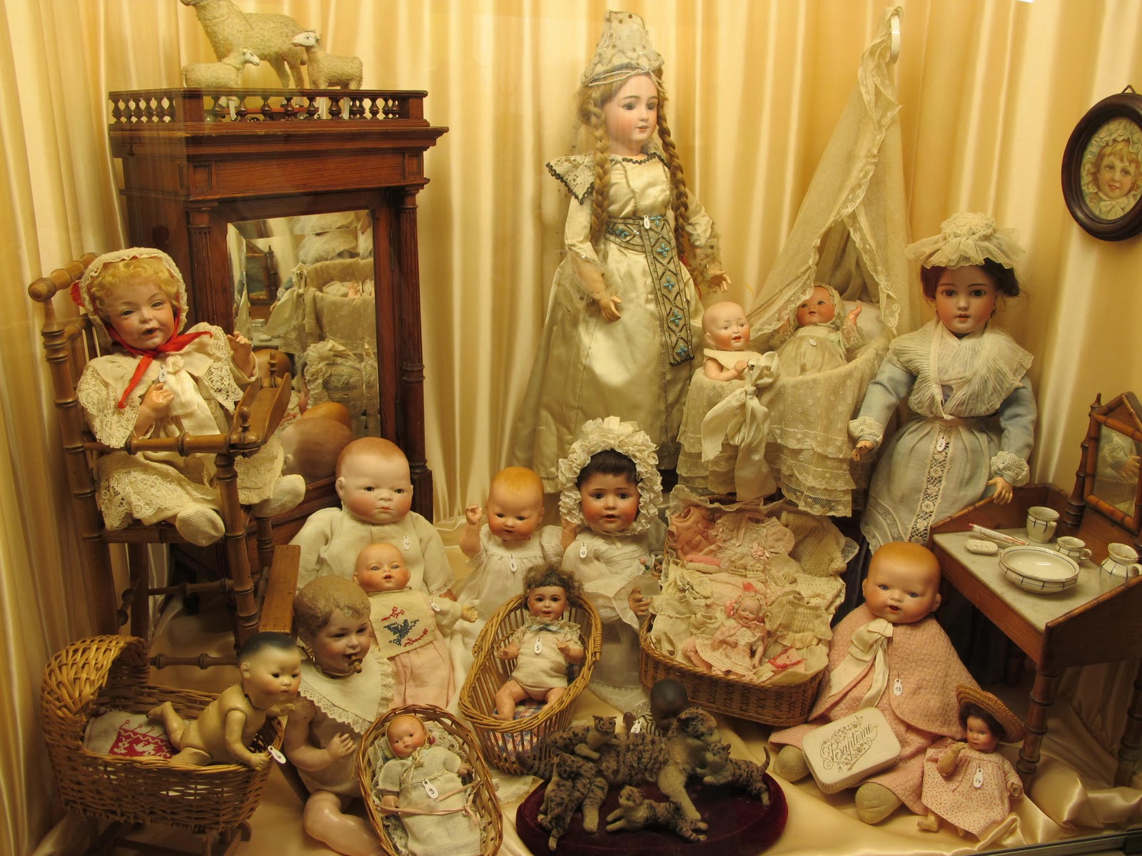 Musée de la poupée (музей кукол)